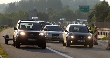 idie pravdpodobn ekají o víkendu kolony. Blíí se Vánoce a lidé jezdí nakupovat. Ilustraní snímek