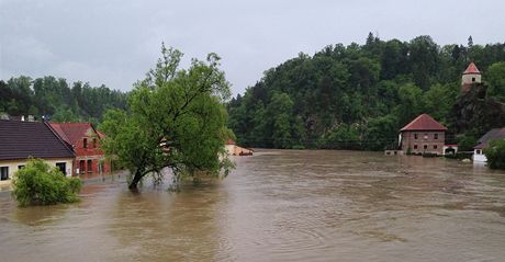 Rozlitá eka Lunice v Bechyni na Táborsku. (2. ervna 2013)