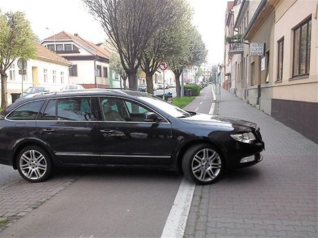 Projekt Macho Parking kárá bezohledné idie, kteí parkují tak, e omezují