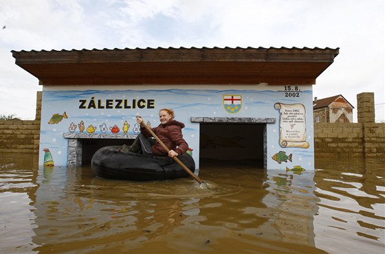 Velká voda v Zálezlicích v ervnu 2013.