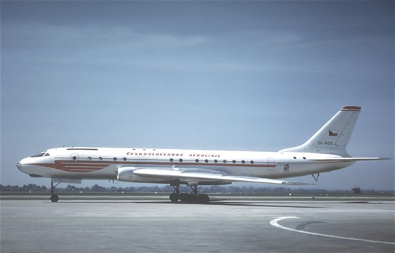 Letoun Tu-104 OK-NDD, znien pi nehod u Tripolisu 