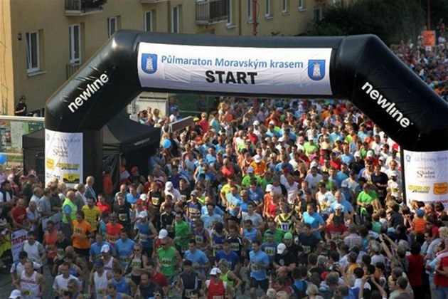 Blíží se Půlmaraton Moravským krasem. Zúčastněte se ho i Vy Blíží se Půlmaraton Moravským krasem. Zúčastněte se ho i Vy