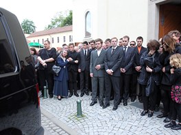 S vyvradnou rodinou se rozlouily v kostele v ekovicch stovky lid (1.