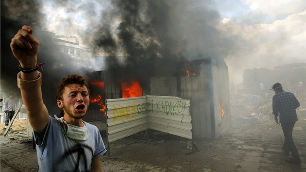 Protivládní protesty v Istanbulu (4. ervna 2013)