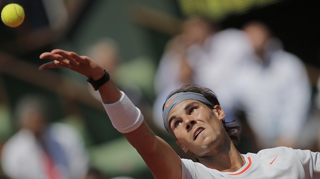 NADHOZ. panlsk tenista Rafael Nadal podv v semifinle Roland Garros.