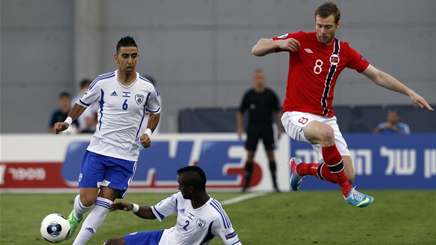 Momentka z utkn mistrovstv Evropy fotbalist do 21 let mezi Izraelem a Norskem. 