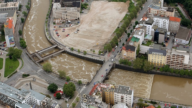 Radbuza a jej nbe v centru Plzn.