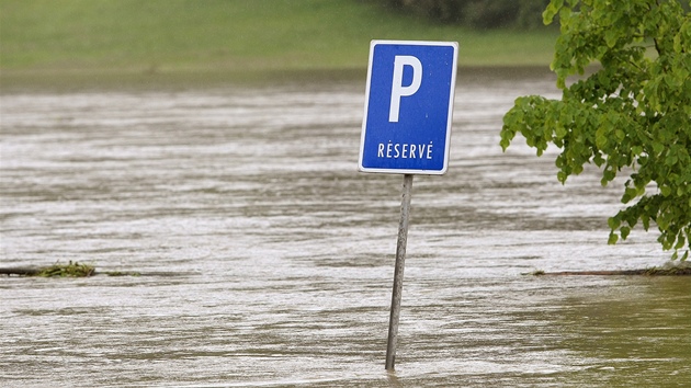 Pvoz na ece Berounce v Nadrybech na Plzesku.