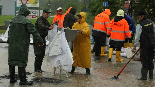 Tet povodov stupe plat na hlav - obec Robice u tnovic. (2. ervna 2013)