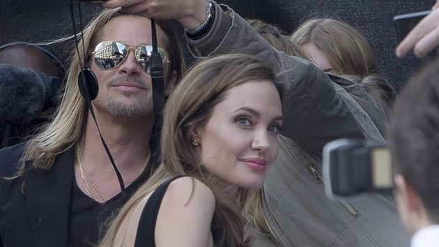 Brad Pitt a Angelina Jolie na premie filmu Svtov vlka Z (Londn, 2. ervna 2013)