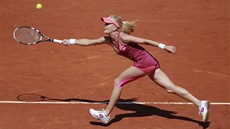 Polská tenistka Agnieszka Radwaská zasahuje míek ve tvrtfinále Roland Garros.