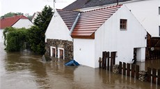 Zatopený dům v jihočeské Putimi (3. června 2013). Zatopený dům v jihočeské Putimi (3. června 2013).
