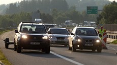 Kolony se před uzavírkou směrem na Brno začaly tvořit už před osmou hodinou. Kolony se před uzavírkou směrem na Brno začaly tvořit už před osmou hodinou.