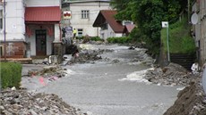 Voda se prohnala i Svobodou nad Úpou (červen 2013). Voda se prohnala i Svobodou nad Úpou (červen 2013).