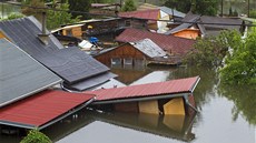 Část pražské Libně byla zaplavena rozvodněnou říčkou Rokytkou. (3. června 2013) Část pražské Libně byla zaplavena rozvodněnou říčkou Rokytkou. (3. června 2013)