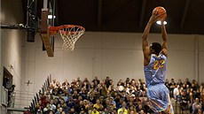 LETÍ KE HVĚZDÁM. Osmnáctiletý mladíček Andrew Wiggins má před sebou velkou LETÍ KE HVĚZDÁM. Osmnáctiletý mladíček Andrew Wiggins má před sebou velkou