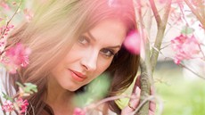 Dana Morávková v kampani firmy vyrábějící přírodní kosmetiku Dana Morávková v kampani firmy vyrábějící přírodní kosmetiku