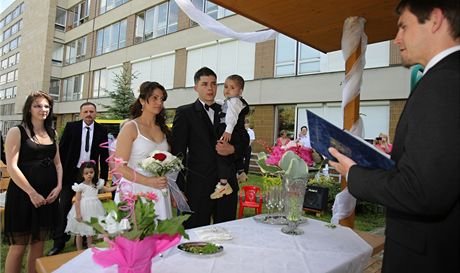 Nikola Kaliáová a Stanislav Franc se vzali na zahrad plzeské fakultní