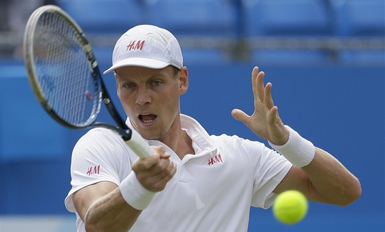 Tomá Berdych na turnaji v londýnském Queen's Clubu  