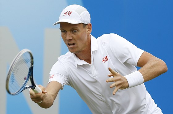 Tomá Berdych na turnaji v londýnském Queen's Clubu