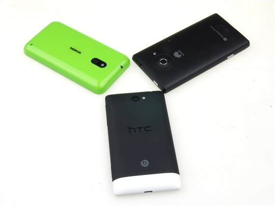 Nejelegantnjm telefonem je Windows Phone 8S by HTC. Design Huawei W1 je...