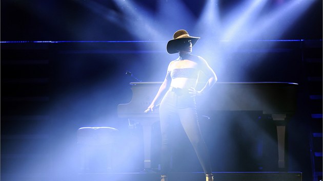 R'n'B zpvaka Alicia Keys si na praskm koncert v O2 aren doslova podmanila publikum. (12. ervna 2013)