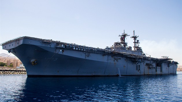 Americk vsadkov lo USS Kearsarge na vojenskm cvien Eager Lion v Jordnsku