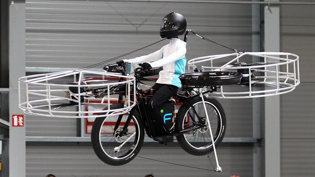 Prvn veejn vzlet eskho ltajcho kola Flying Bike (12. ervna 2013)