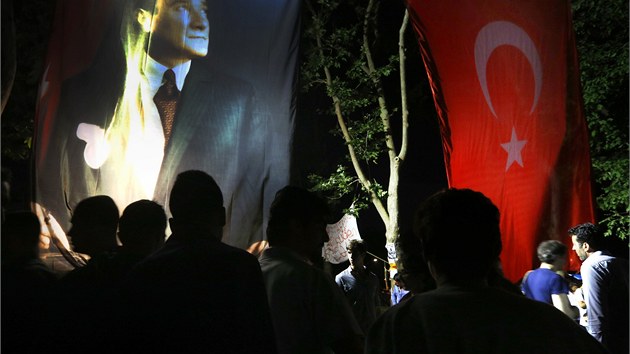 Protivldn demonstranti v parku Gezi (14. ervna 2013)
