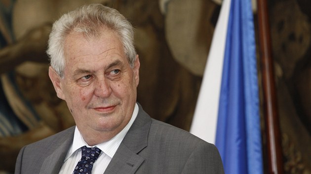 Prezident Zeman zveejnil slo tu nadanho fondu na umoen sttnho dluhu.