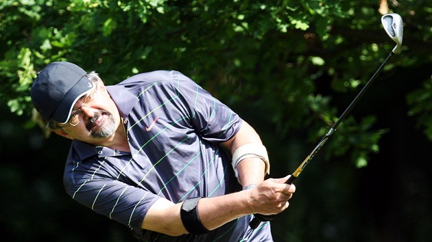 Bval hradn kancl Ji Weigl se zastnil golfovho turnaje, kter podala spolenost MAFRA.