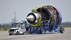 Motor Rolls-Royce Trent, kterými je letadlo Airbus A350 XWB vybavené, jsou...