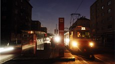 Výpadek proudu kvůli výbuchu elektrické rozvodny postihl i pražské Vršovice. Výpadek proudu kvůli výbuchu elektrické rozvodny postihl i pražské Vršovice.