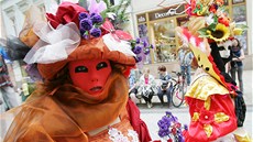 Hlavním bodem Karlovarského karnevalu byl prvod masek.