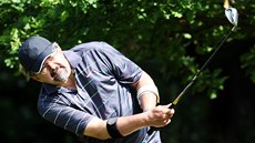Bývalý hradní kanclé Jií Weigl se zúastnil golfového turnaje, který poádala