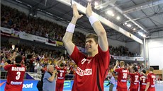 Čeští házenkáři se radují z postupu na mistrovství Evropy. Čeští házenkáři se radují z postupu na mistrovství Evropy.