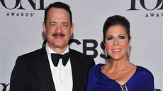 Tom Hanks a Rita Wilsonová (9. ervna 2013)