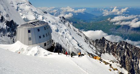 Nová ekologická chata Gouter byla na Mont Blancu otevena v ervnu 2013.