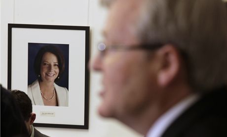 Nkdejí premiér Austrálie Kevin Rudd oznamuje, e pijímá výzvu souasné
