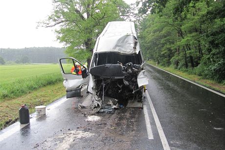 Nehoda dodávky, pi ní zemeli dva lidé. 