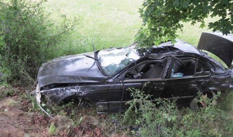 idi havaroval kvli vysoké rychlosti, auto se nkolikrát petoilo pes stechu. Ilustraní snímek