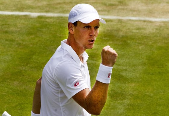 POSTUP. eský tenista Tomá Berdych suverénn proel do 3. kola Wimbledonu.