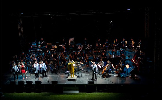 Koncert Symphonic Queen na fotbalovém stadionu v Hradci Králové (20. 6. 2013)