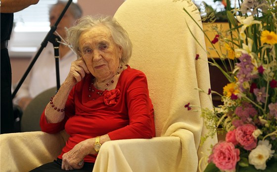 Oslava 102. narozenin Anny imkové v domov pro seniory v Moravských