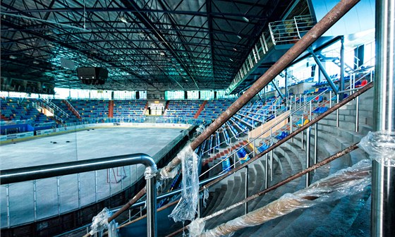 Na hradeckém hokejovém stadionu je podle odborníka spousta chyb. Jeho