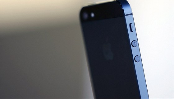 iPhone 5S by se vizuáln od souasného modelu liit tém neml