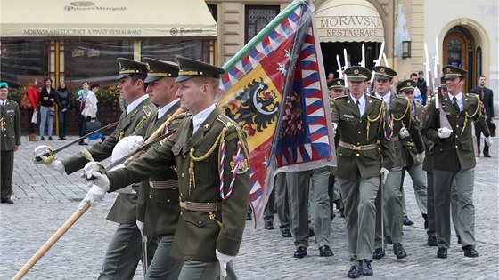 Slavnostním defilé se s Olomoucí rozlouilo Velitelství spolených sil. To z