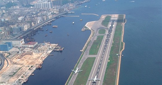 Piloti pistávající v Hongkongu to mli na mezinárodním letiti Kai Tak opravdu tké.