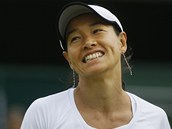 JAPONSK BABIKA. Japonsk tenistka Kimiko Dateov-Krummov je ve 42 letech