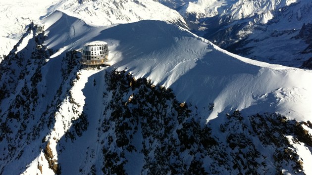 Ekologick chata Refuge de Gouter, kterou udruje v provozu slunce a rostlinn olej. 